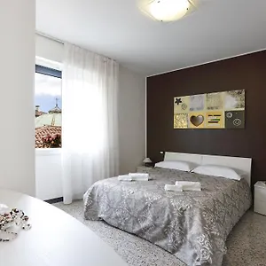 Brick House Апартаменты